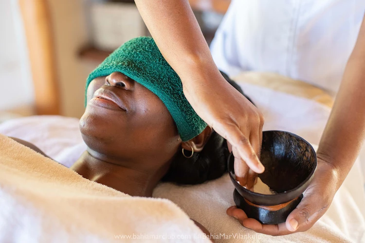 Ontspannende lichaamsbehandelingen met natuurlijke producten in Bahia Mar Hotel Vilanculos. Ontspannende lichaamsbehandelingen met biologische producten in Bahia Mar Hotel Vilanculos. Wellness vakantie tropisch Mozambique